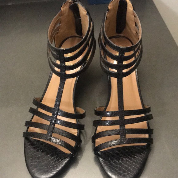 Heels - Picture 7 of 7